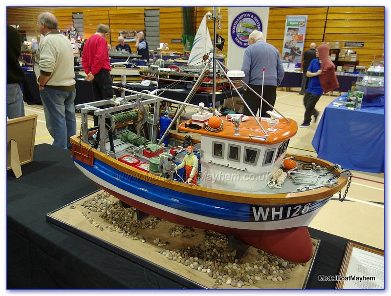 ModelBoatMayhem_Coalville_2014-075.JPG